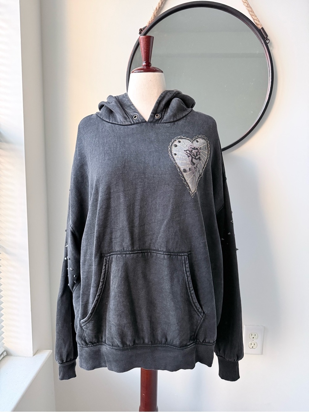 Free People Royal Heart Hooded Sweatshirt NWOT - Picture 1 of 13